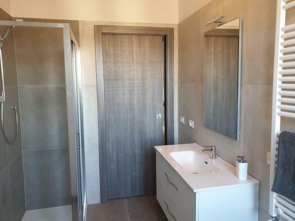 Sun Lake Apartments デセンツァーノ・デル・ガルダ エクステリア 写真