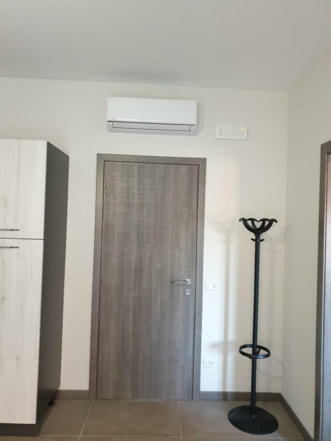 Sun Lake Apartments デセンツァーノ・デル・ガルダ エクステリア 写真